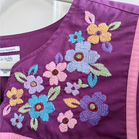 Go Softly Patio Dress LARGE Full Zip W/pockets Purple Embroidered EXC - Picture 3 of 8